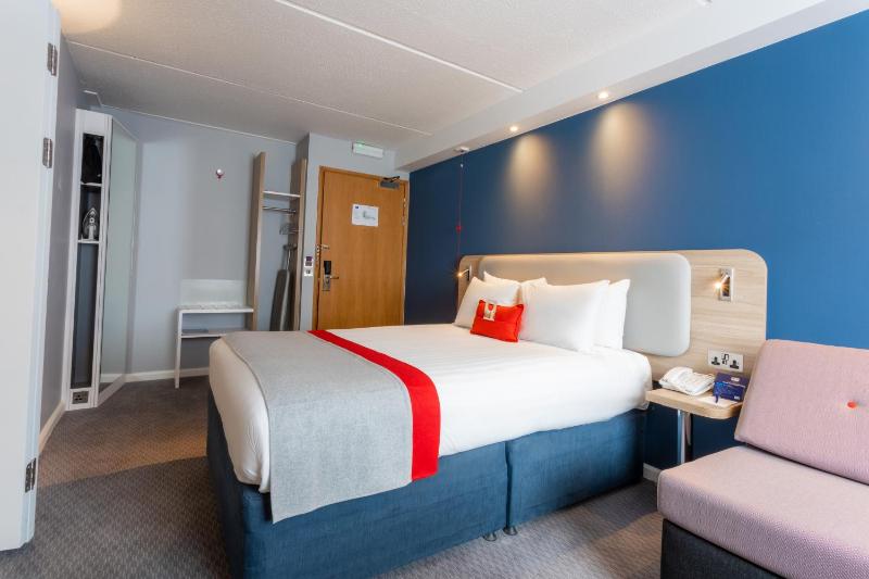 Standard Double Room with Free Hot Breakfast - Accessible image 3