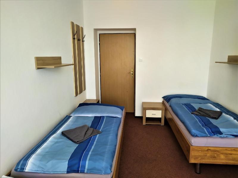 Quadruple Room with Shared Bathroom image 3