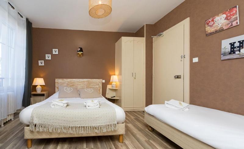 Triple Room image 2