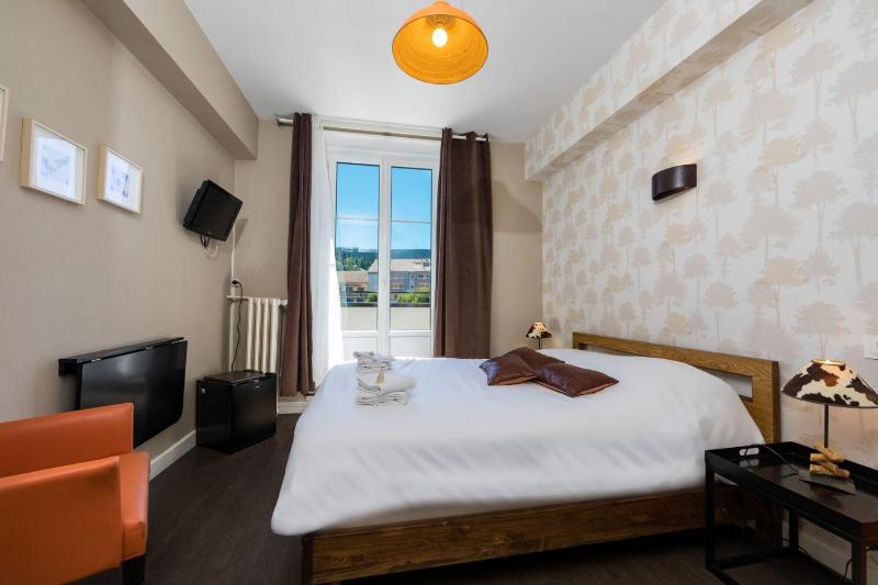 Double Room image 4