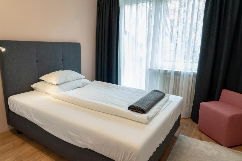 Single Room image 3