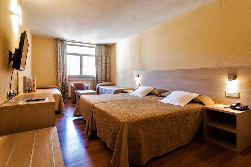 Quadruple Room  with Spa Access image 3