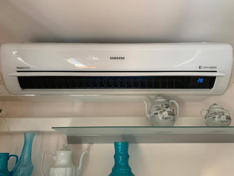 One-Bedroom Apartment image 3