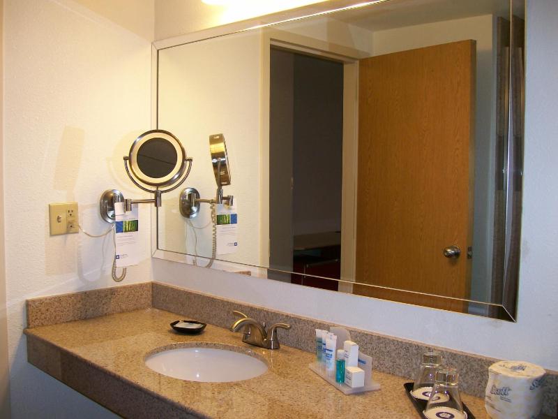 Wyndham Garden Austin - image 20