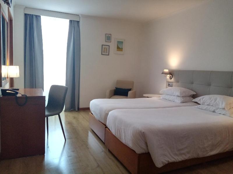Double or Twin Room image 2