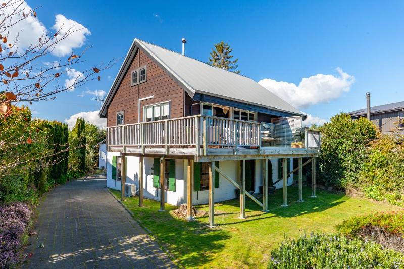 Chalet Mahuta - Five Mile Bay Holiday Home - image 17