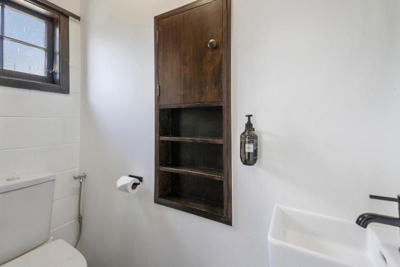 Chalet Mahuta - Five Mile Bay Holiday Home - image 3