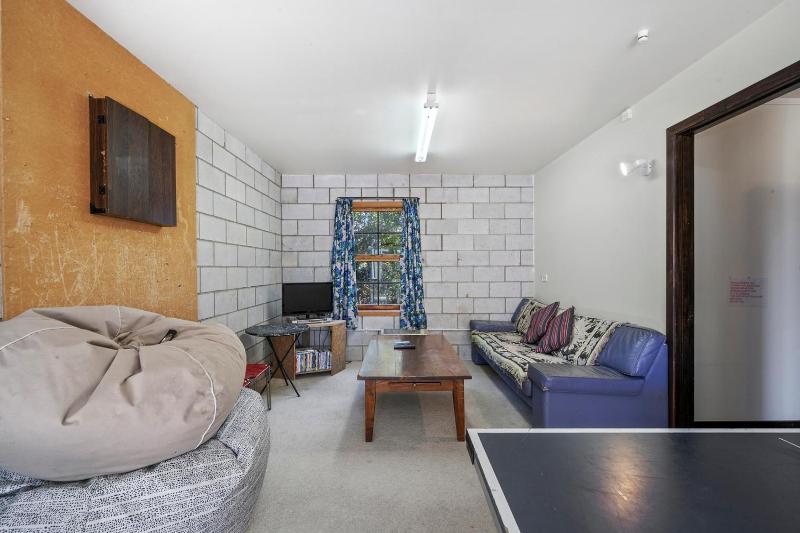 Chalet Mahuta - Five Mile Bay Holiday Home - image 12
