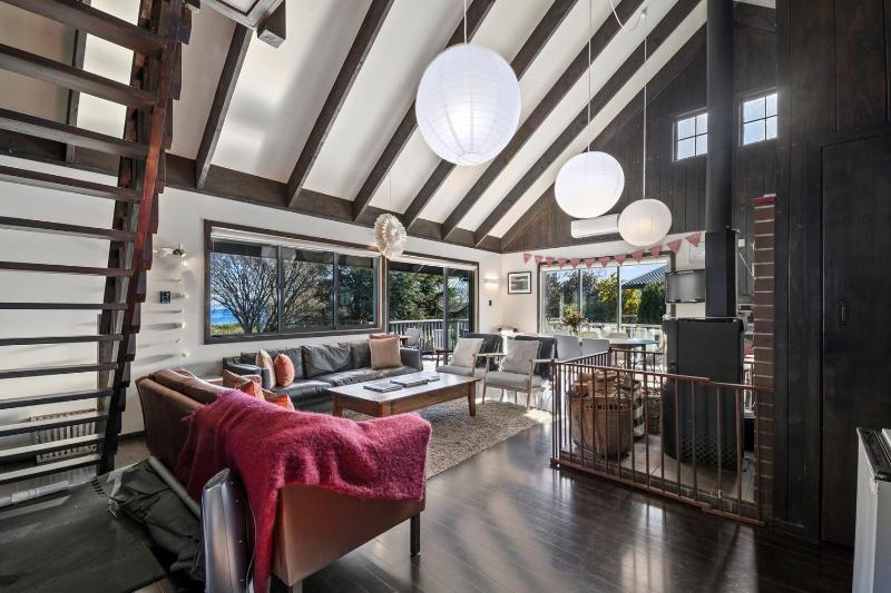 Chalet Mahuta - Five Mile Bay Holiday Home - image 21