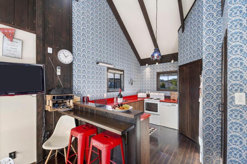 Chalet Mahuta - Five Mile Bay Holiday Home - image 5