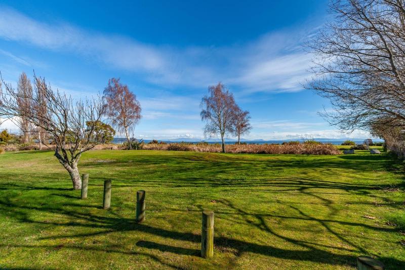 Chalet Mahuta - Five Mile Bay Holiday Home - image 27