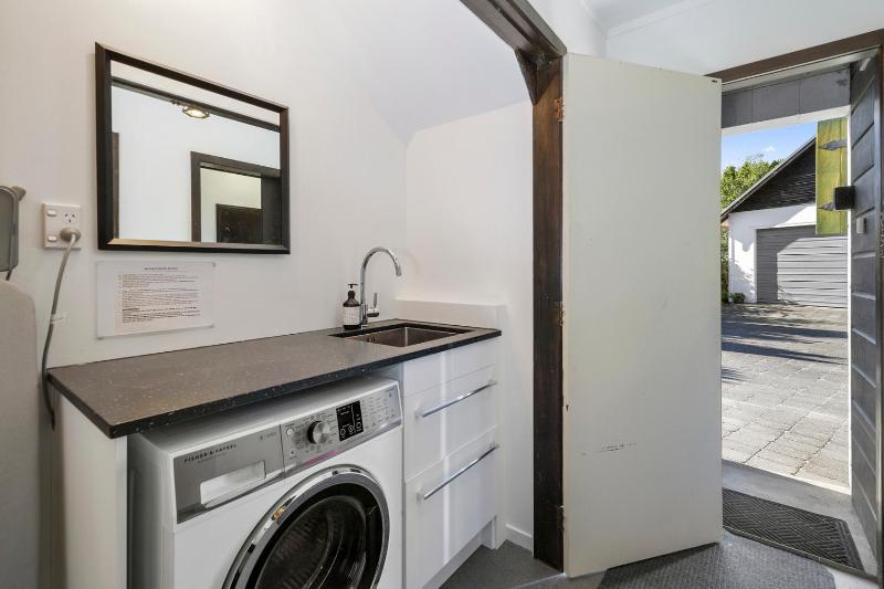 Chalet Mahuta - Five Mile Bay Holiday Home - image 16