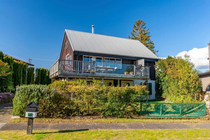 Chalet Mahuta - Five Mile Bay Holiday Home - image 4