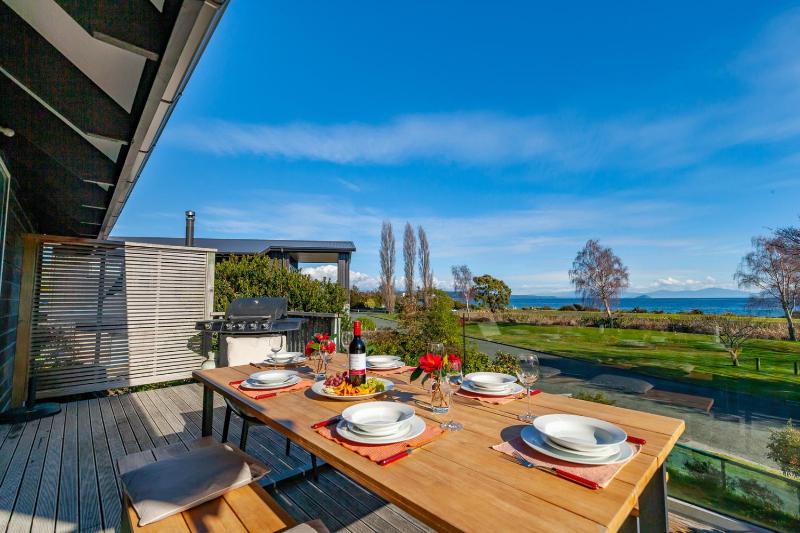 Chalet Mahuta - Five Mile Bay Holiday Home - image 13