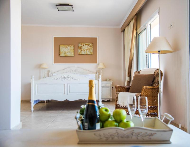 Superior Suite with Sea View image 2