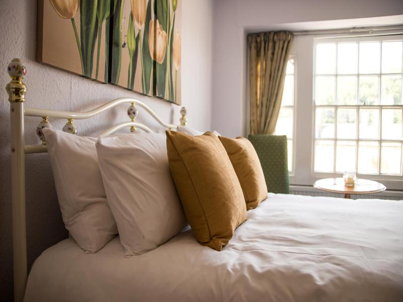 Superior Double Room image 3