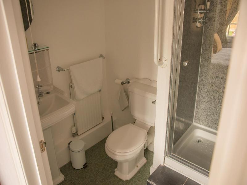 Deluxe Double Room with Shower image 2