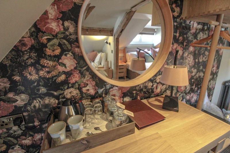 Family Room image 3