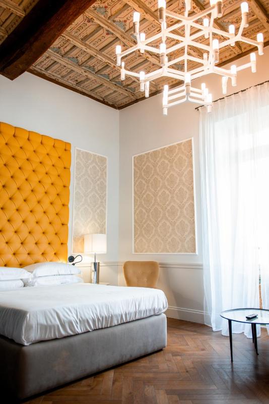 Boutique Centrale Palace - image 6