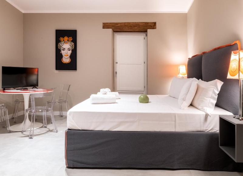 Deluxe Quadruple Room image 3