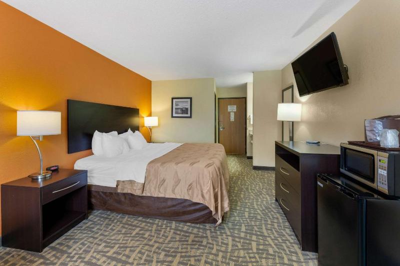 King Room - Non-Smoking image 2
