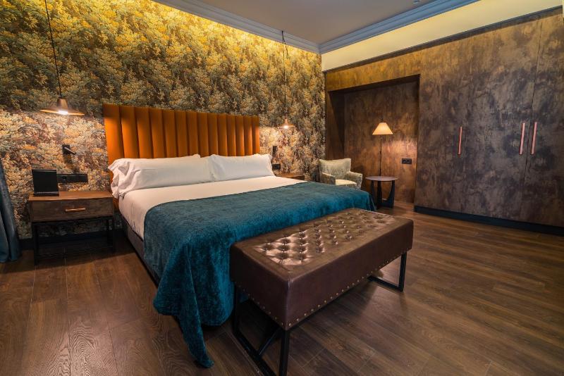 Junior Suite with Terrace and Sea View image 1