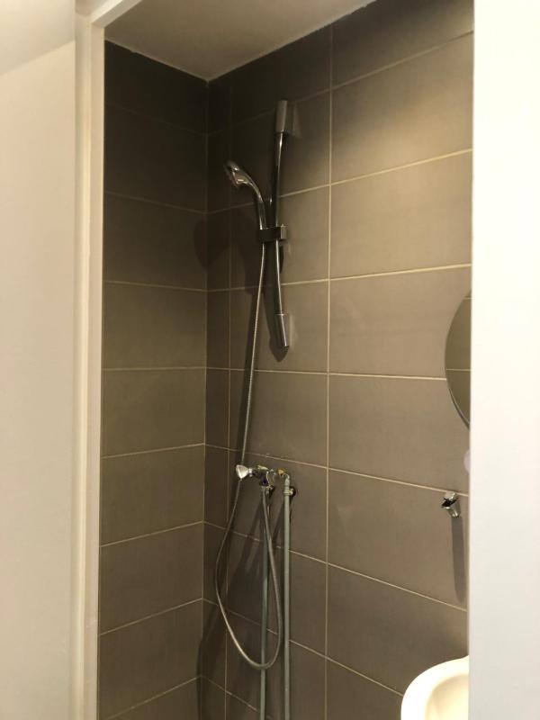 Single Room image 4