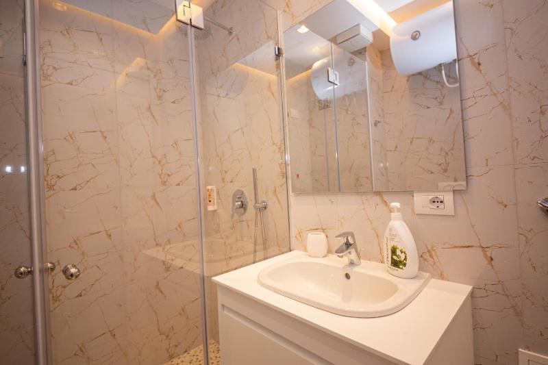 One-Bedroom Apartment - No 2 image 3