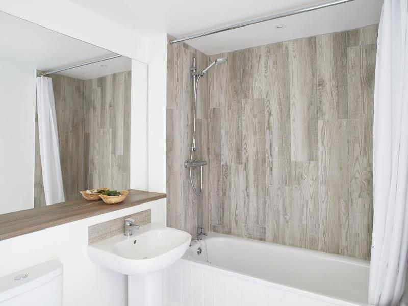 Family Room with Bath image 2