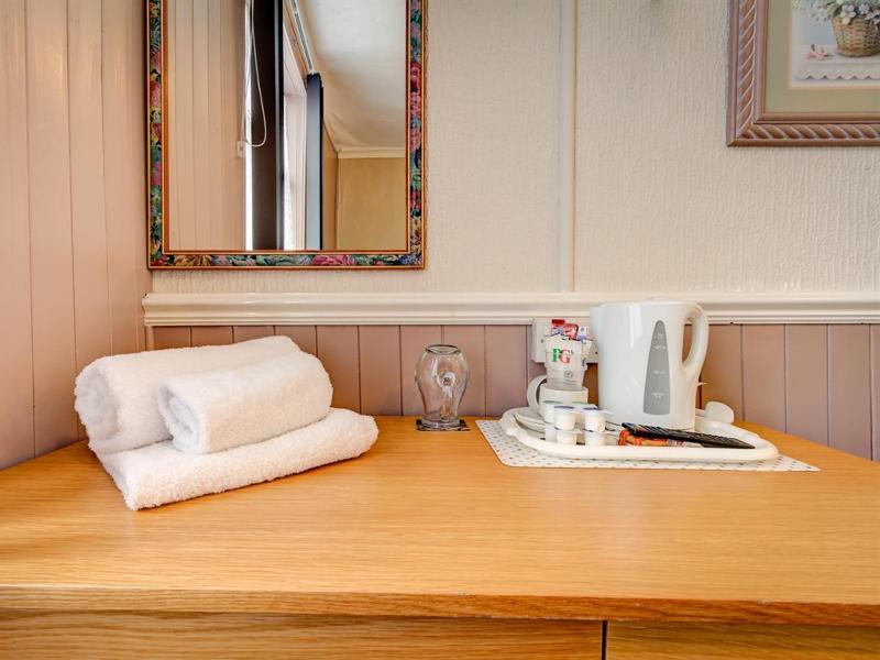 One-Bedroom Suite image 4