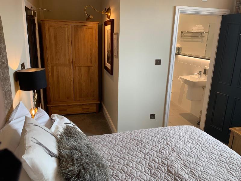 Double Room image 4