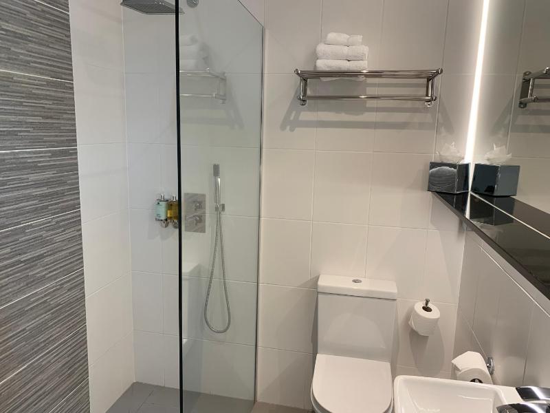 Double Room image 2