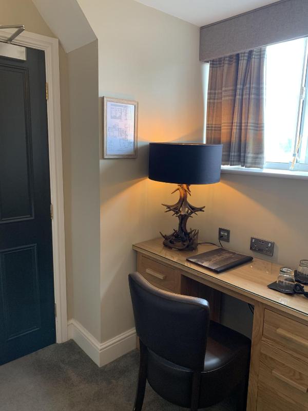 Deluxe Room image 3