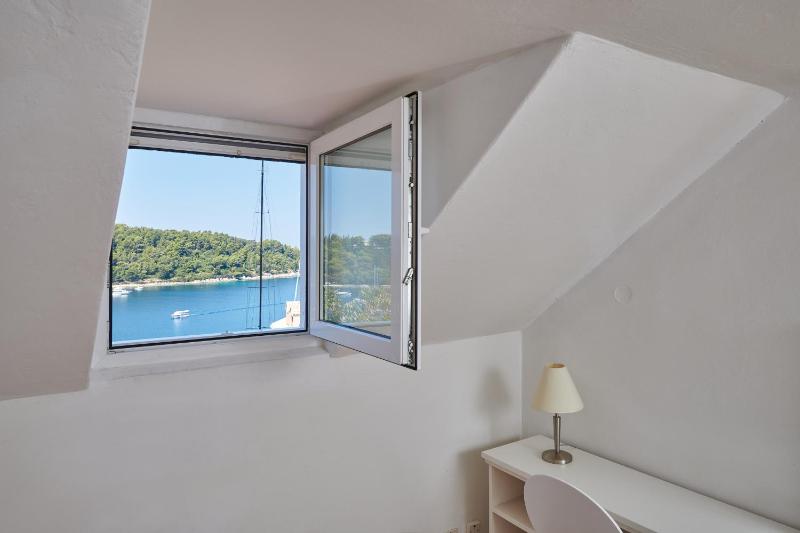 Four-Bedroom Holiday Home image 4