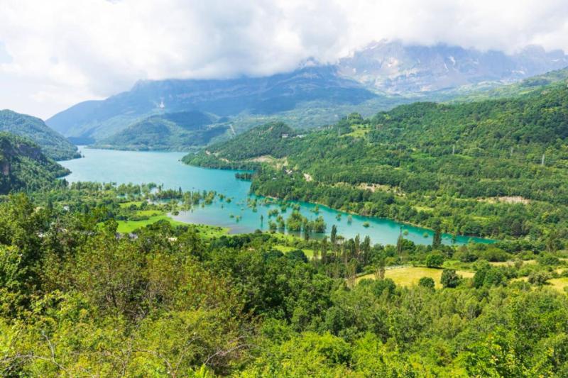 Two-Bedroom Apartment image 4