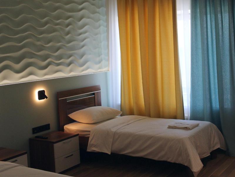 Deluxe Twin Room with Sea View image 2