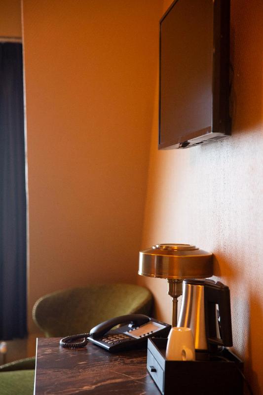 Deluxe Small Single Room image 2