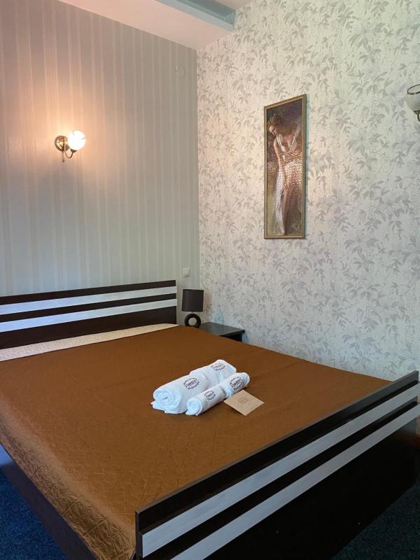 Double Room image 3
