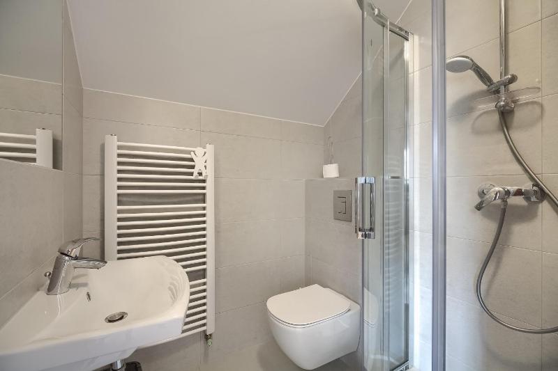 Classic Triple Room image 2