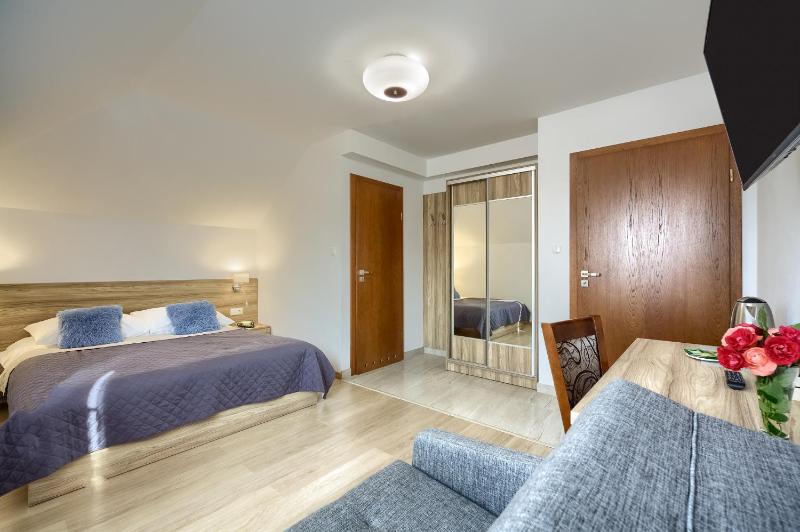 Classic Triple Room image 4