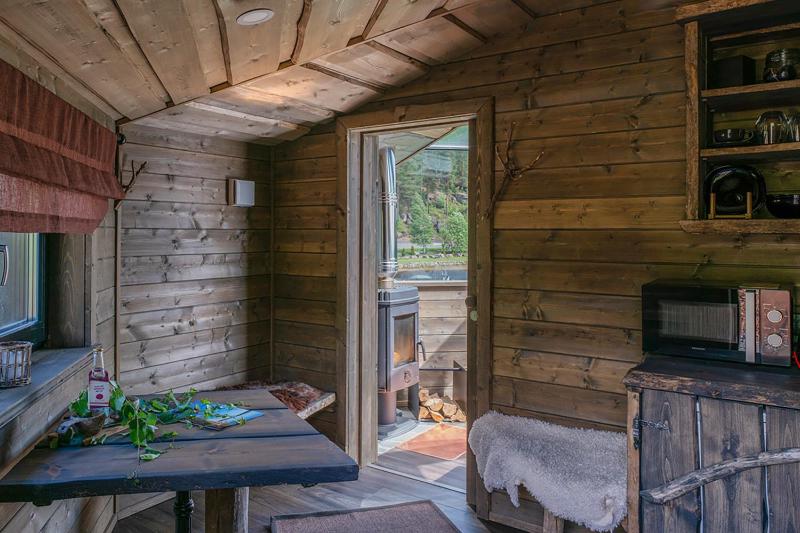 One-Bedroom Suite with Spa Access image 1