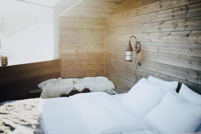One-Bedroom Suite with Spa Access image 2