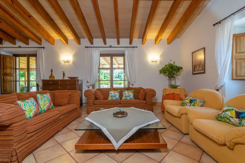 Five-Bedroom Villa image 4