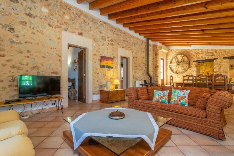 Five-Bedroom Villa image 3