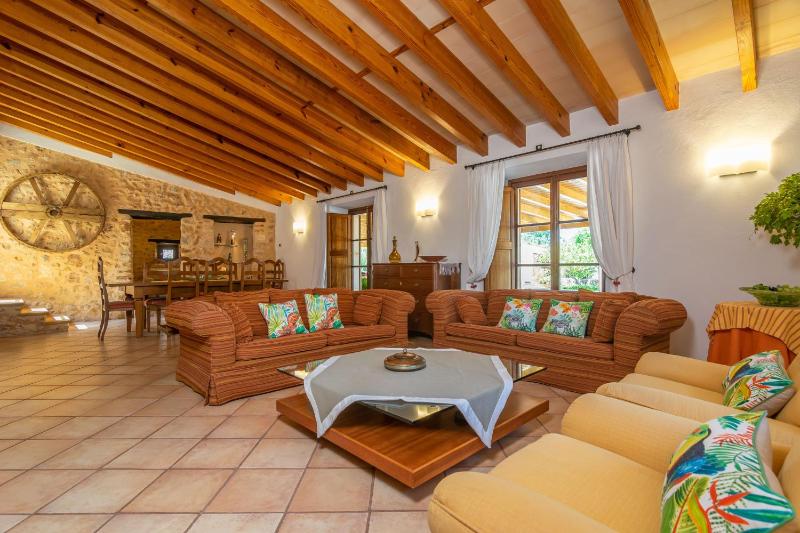 Five-Bedroom Villa image 2