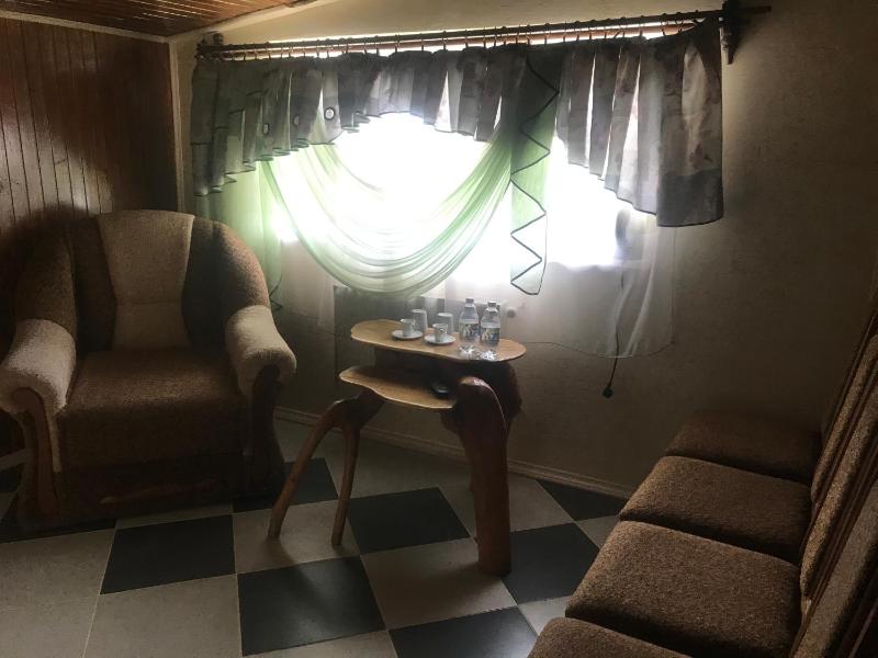 Double Room image 3
