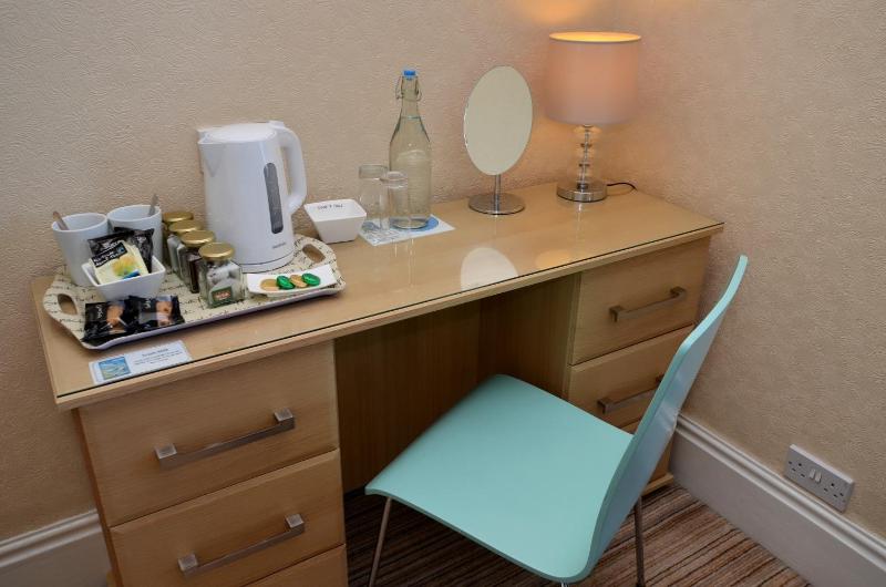Superior King Room image 3