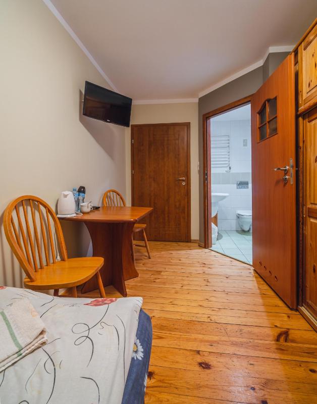 Budget Double Room image 4