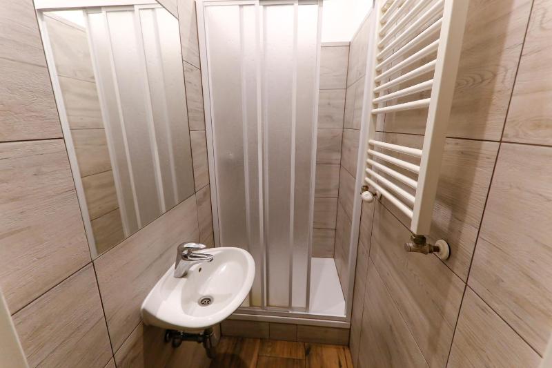 Bed in 8-Bed Mixed Dormitory Room image 4