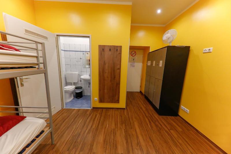 Bed in 8-Bed Mixed Dormitory Room